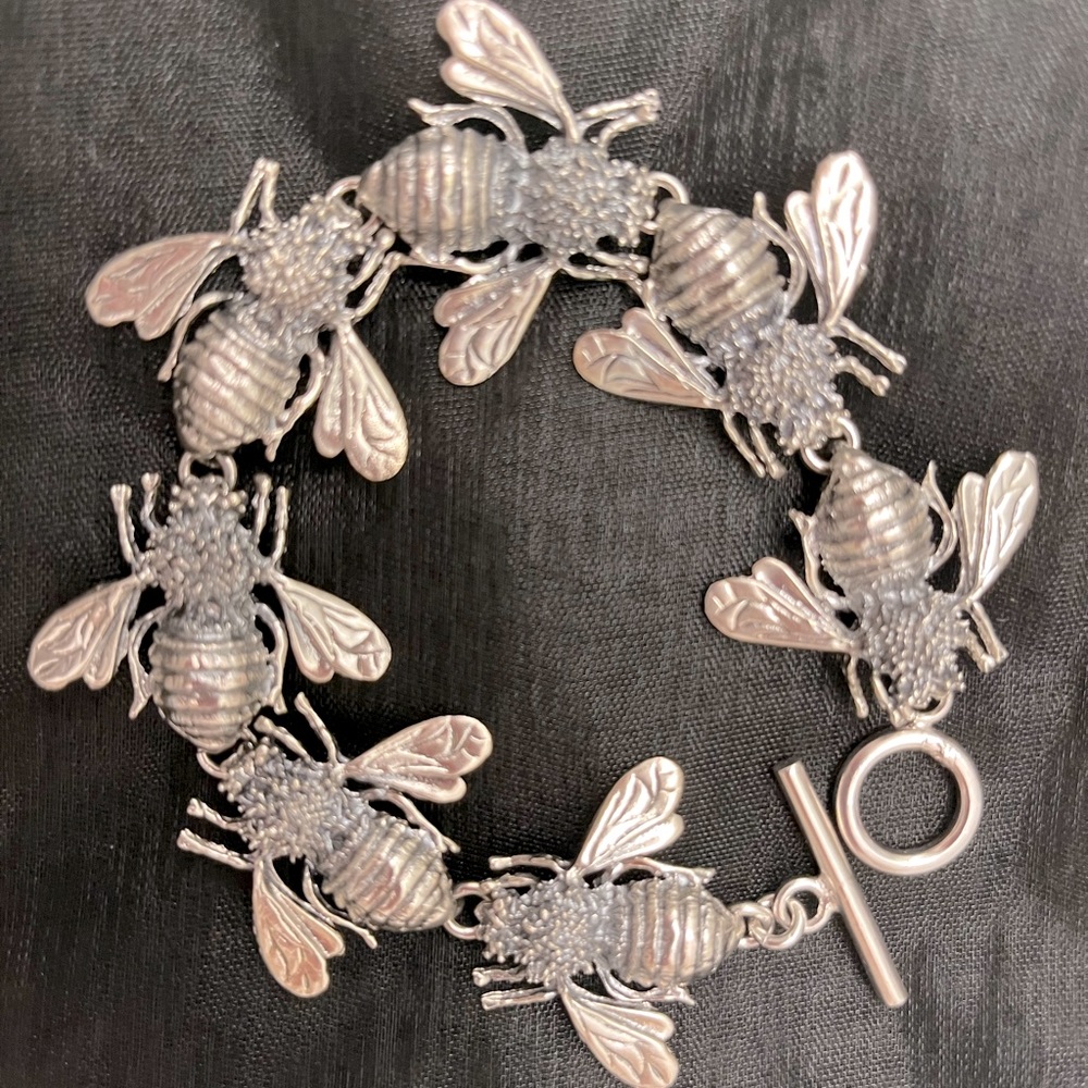Bee bracelet